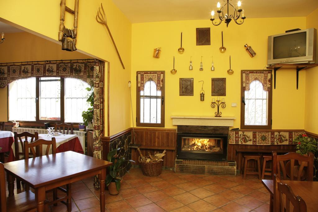 Hostal Restaurante Alto Rey Arroyo de las Fraguas Ngoại thất bức ảnh