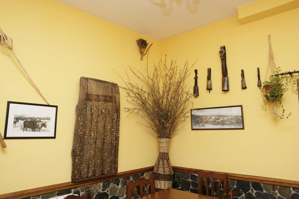 Hostal Restaurante Alto Rey Arroyo de las Fraguas Ngoại thất bức ảnh