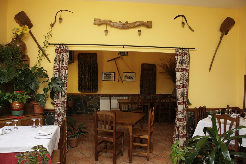 Hostal Restaurante Alto Rey Arroyo de las Fraguas Ngoại thất bức ảnh